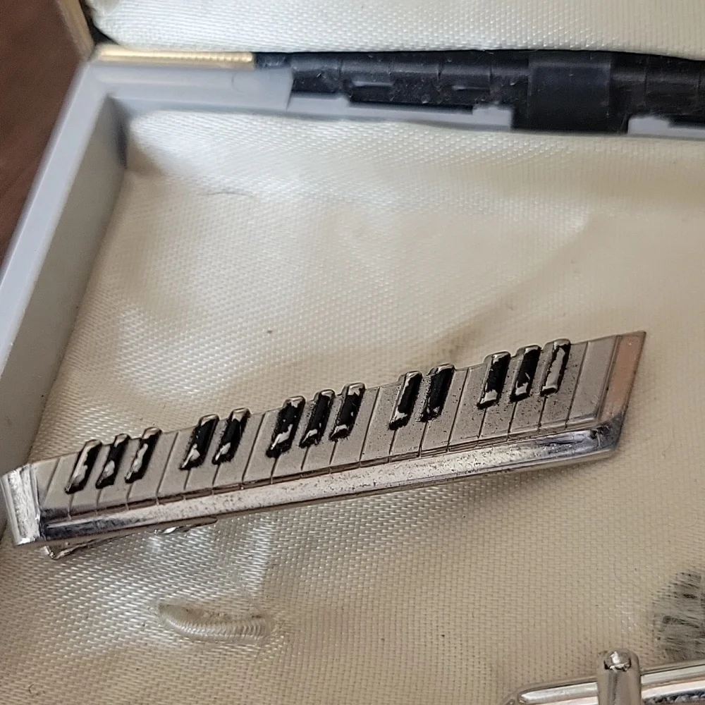 Anson Vintage Musical Notes Piano Keyboard Cufflinks Tie Clip Set